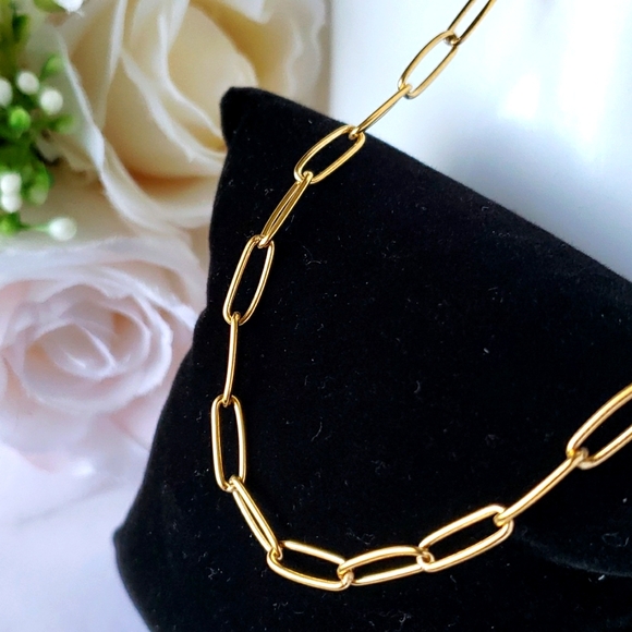 Jewelry - Gold plated paperclip chain necklace